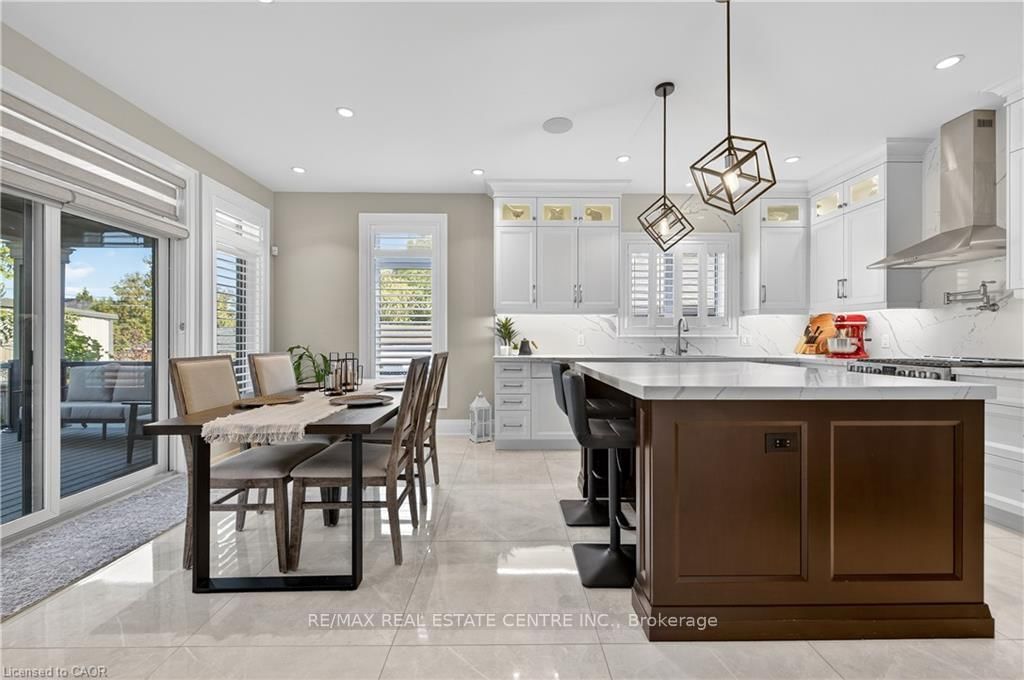 Detached House for sale at 18 David Avenue, Hamilton, Ontario, L9A 3V1 - Hill Park - MLS: X12474368