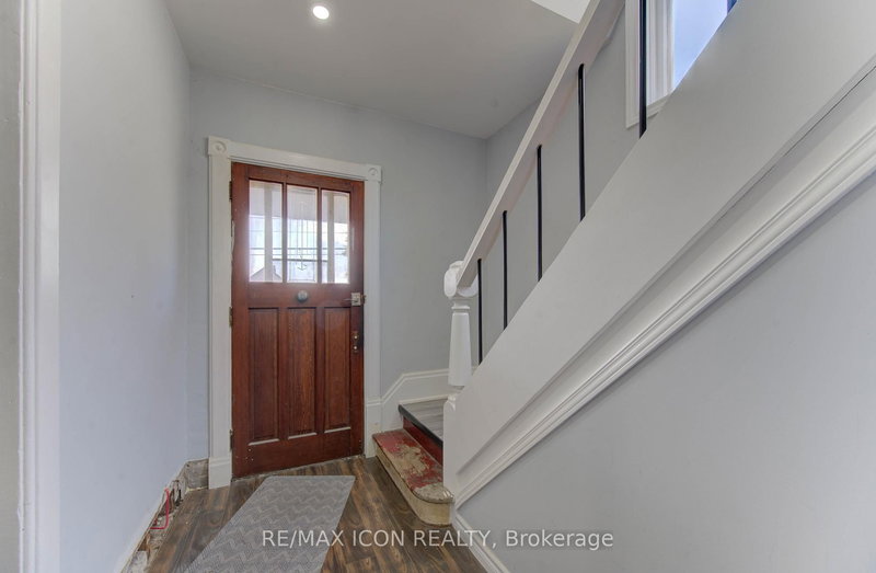 138 Courtland Ave E, Kitchener, N2G 2V1 | Image 2