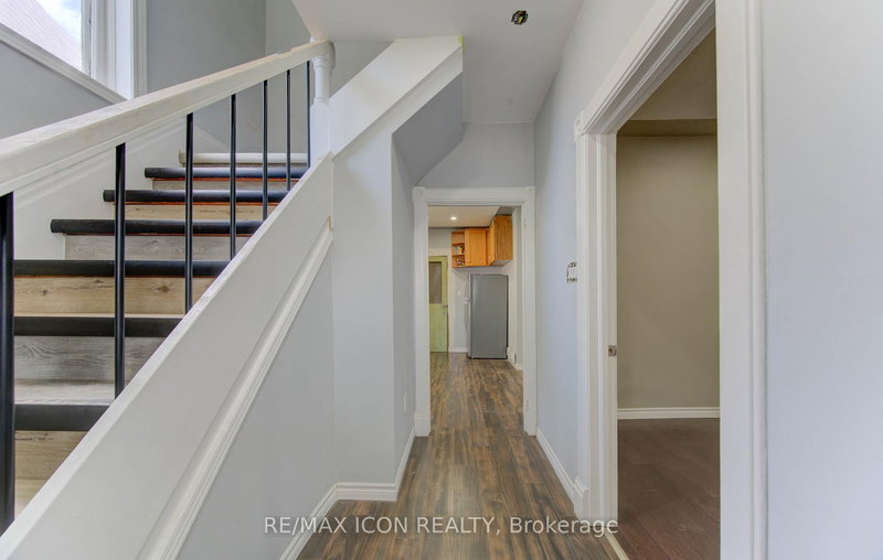 138 Courtland Ave E, Kitchener, N2G 2V1 | Image 3