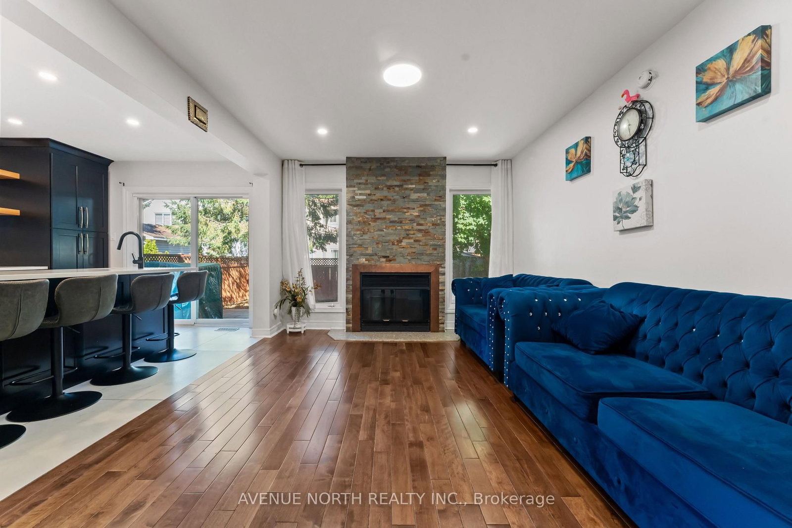 Listing Image 7