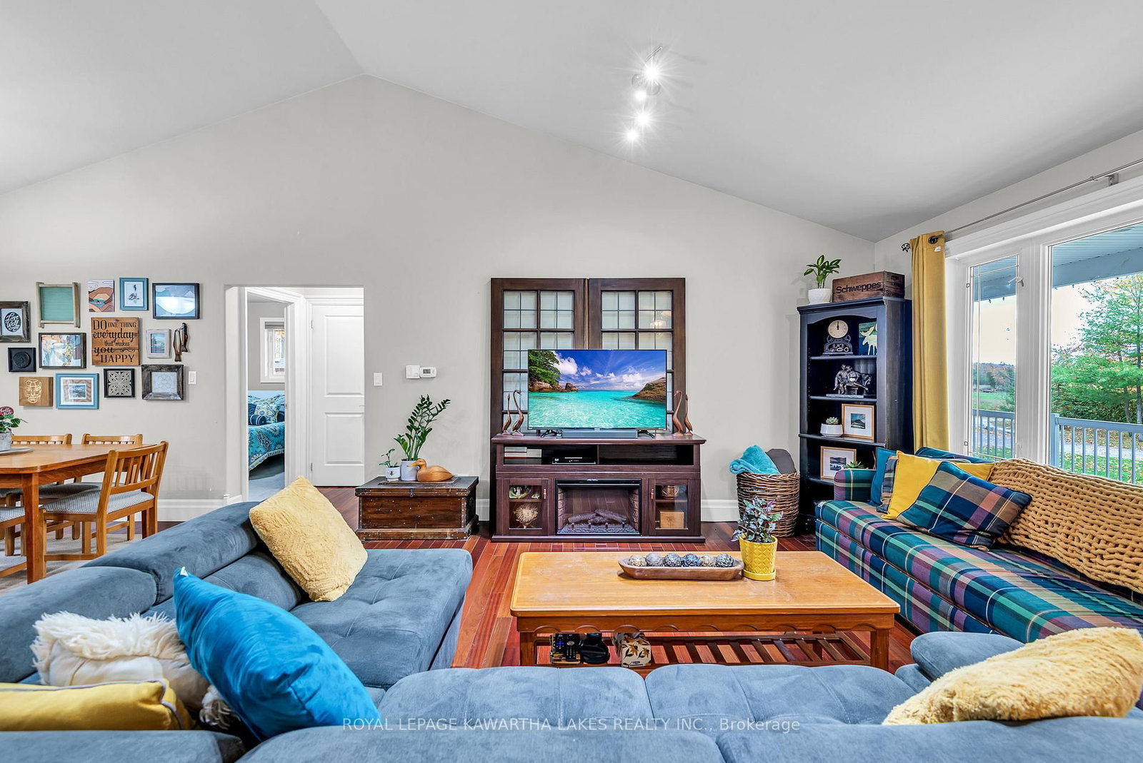 Listing Image 7