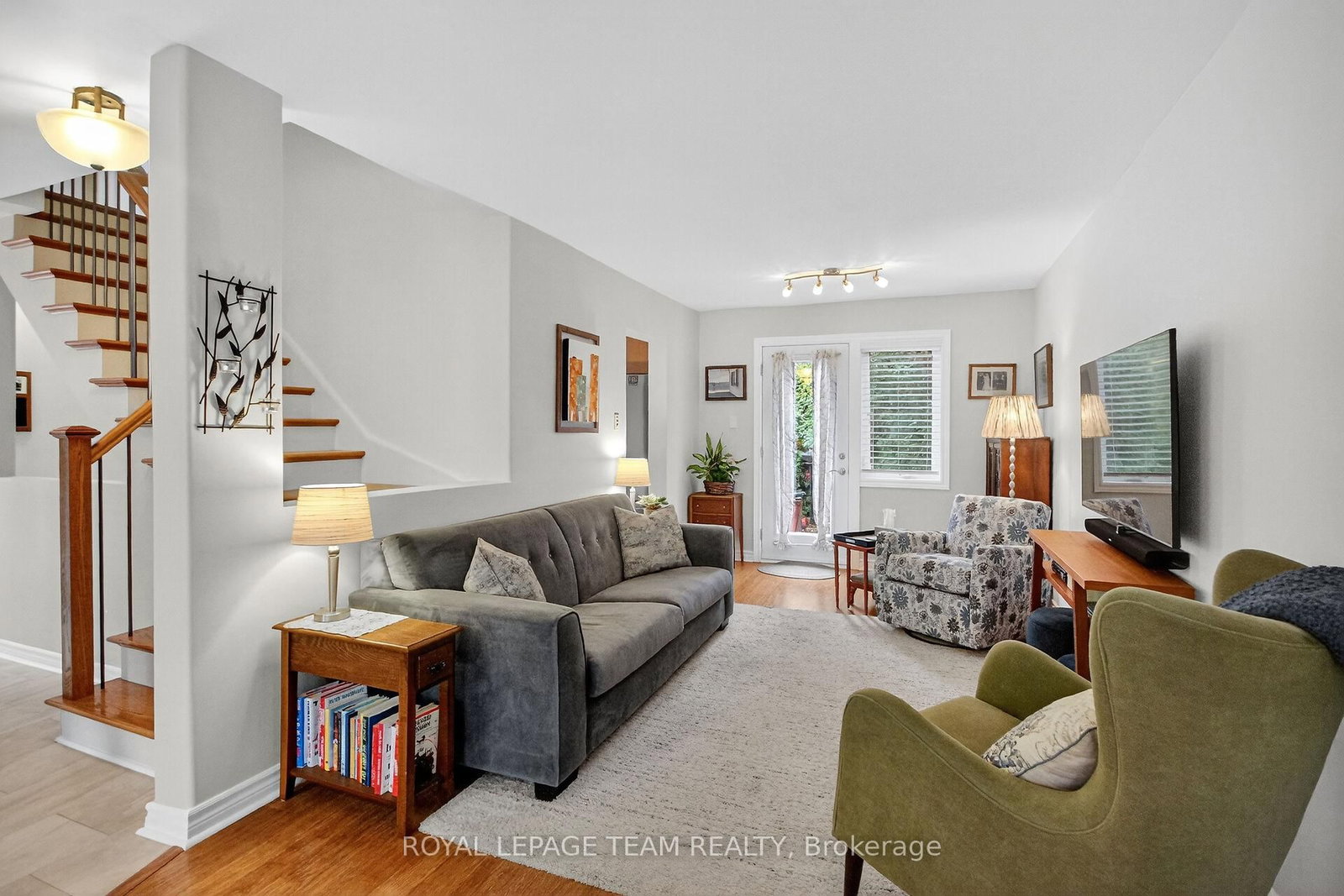 Listing Image 7