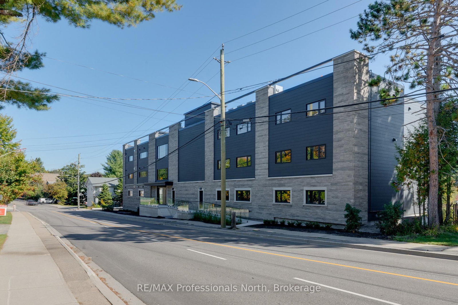 Condo for sale at 102-32 Brunel Road, Huntsville, Ontario, P1H 1P5 - Chaffey - MLS: X12475509