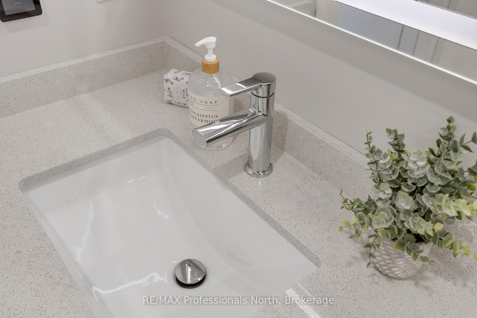 Condo for sale at 102-32 Brunel Road, Huntsville, Ontario, P1H 1P5 - Chaffey - MLS: X12475509