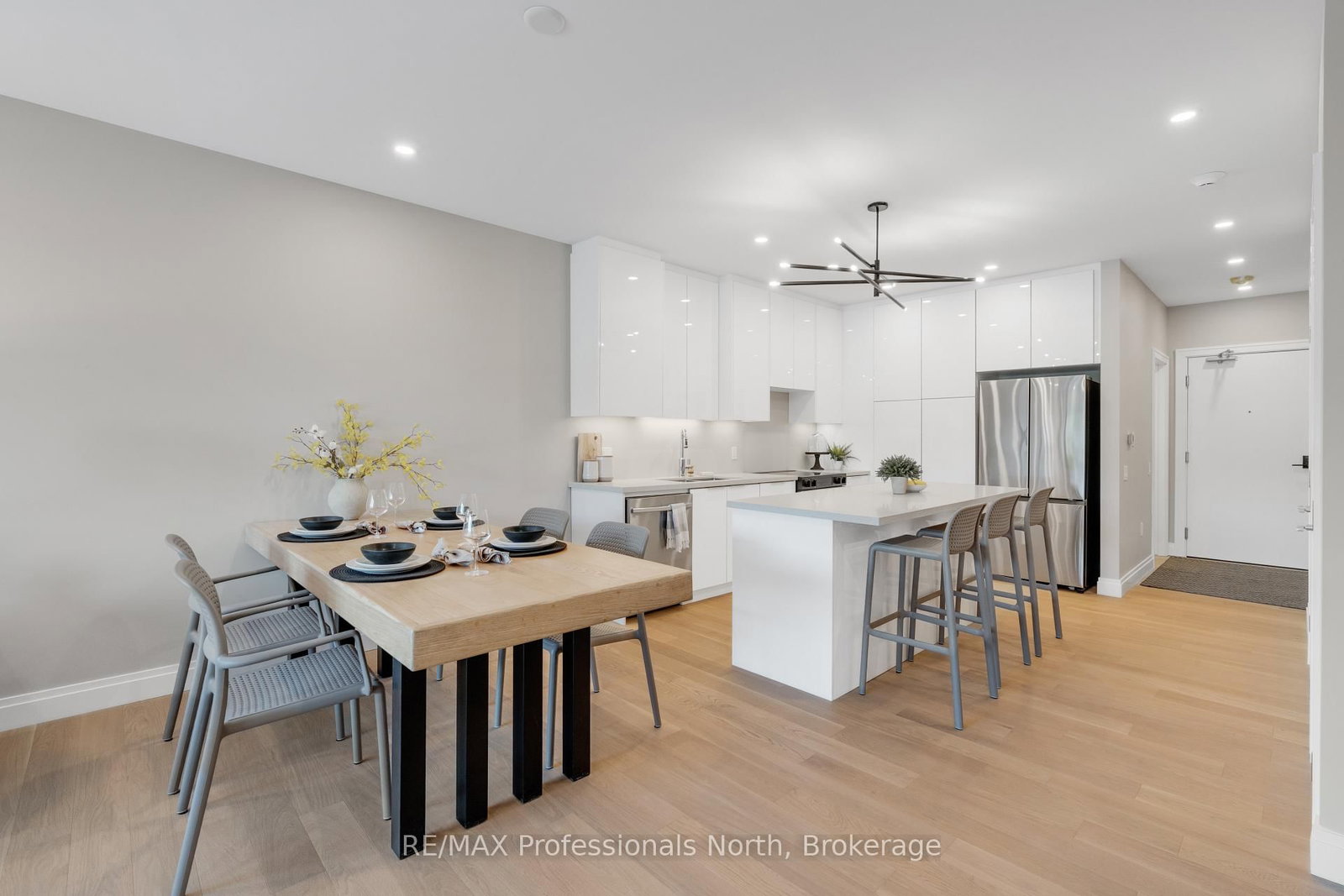 Condo for sale at 102-32 Brunel Road, Huntsville, Ontario, P1H 1P5 - Chaffey - MLS: X12475509