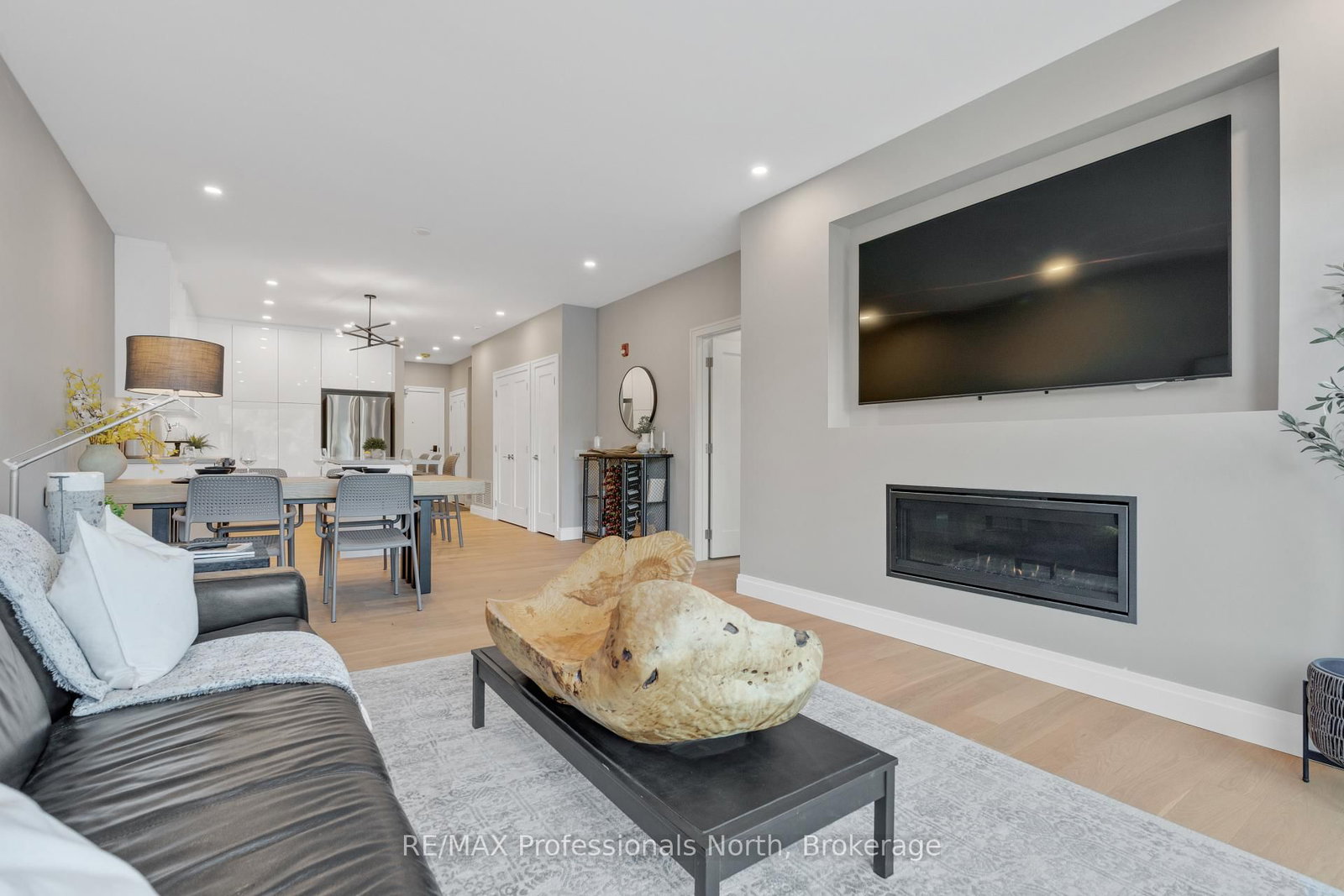 Condo for sale at 102-32 Brunel Road, Huntsville, Ontario, P1H 1P5 - Chaffey - MLS: X12475509