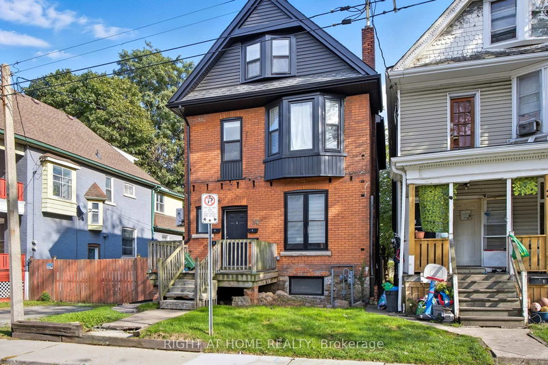 home for lease on 4-30 Stirton Street