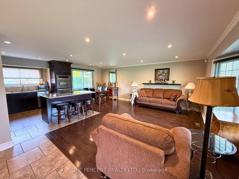 978 Ferndale Ave, Fort Erie, L2A 5S8 | Image 2