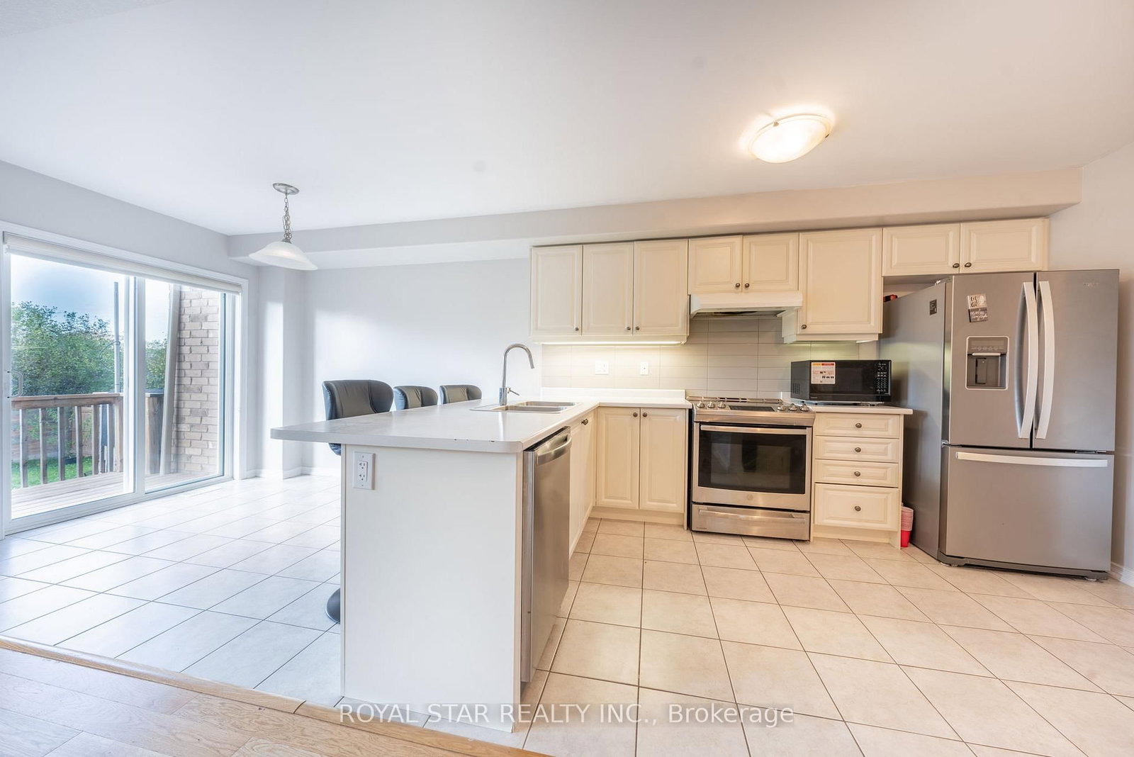 Listing Image 7
