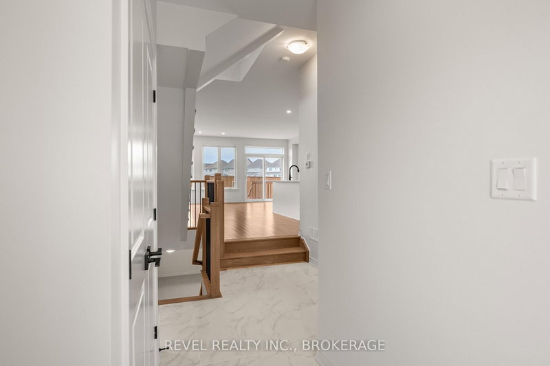 1075 Barrow Ave, Kingston, K7M 0K5 | Image 3