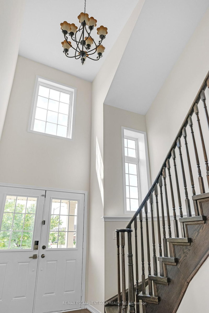 8561 DOGWOOD Cres, Niagara Falls, L2H 0K7 | Image 3