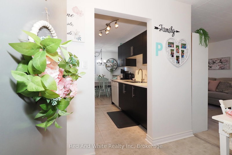 403 - 29 West Ave W, Kitchener, N2M 5E4 | Image 3