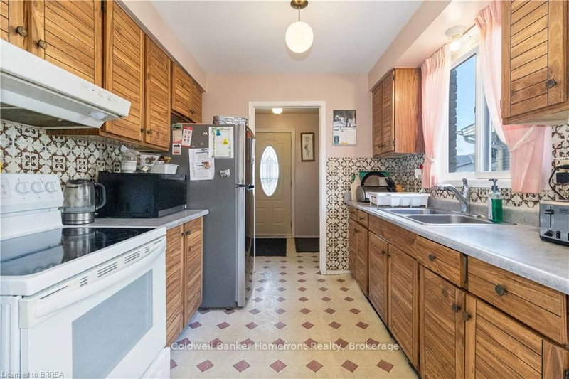 11 Sigurd Jensen Crt, Brantford, N3R 6Y8 | Image 3