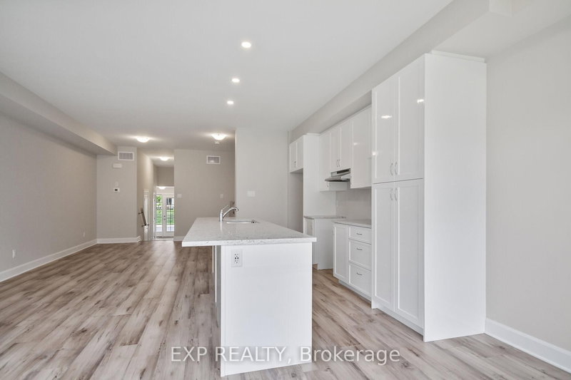 18 REYNOLDS Ave, Carleton Place, K7C 0C4 | Image 3