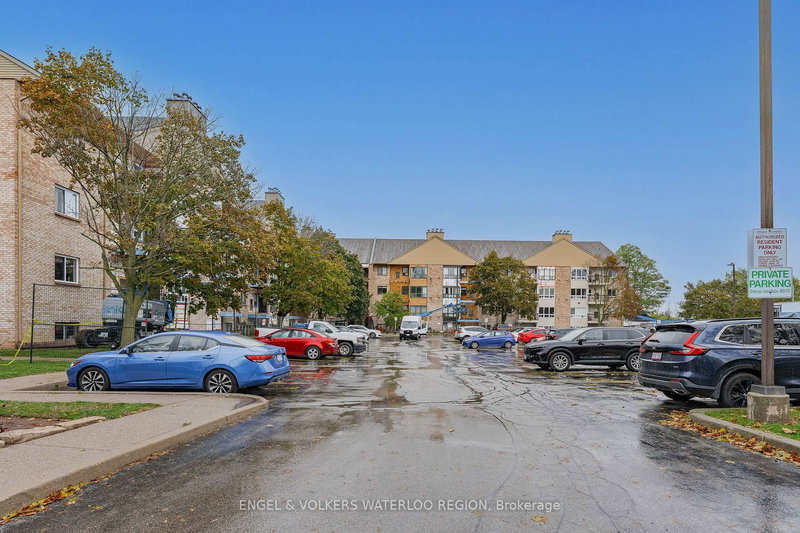 406 - 15 Hofstetter Ave, Kitchener, N2A 3Z7 | Image 3