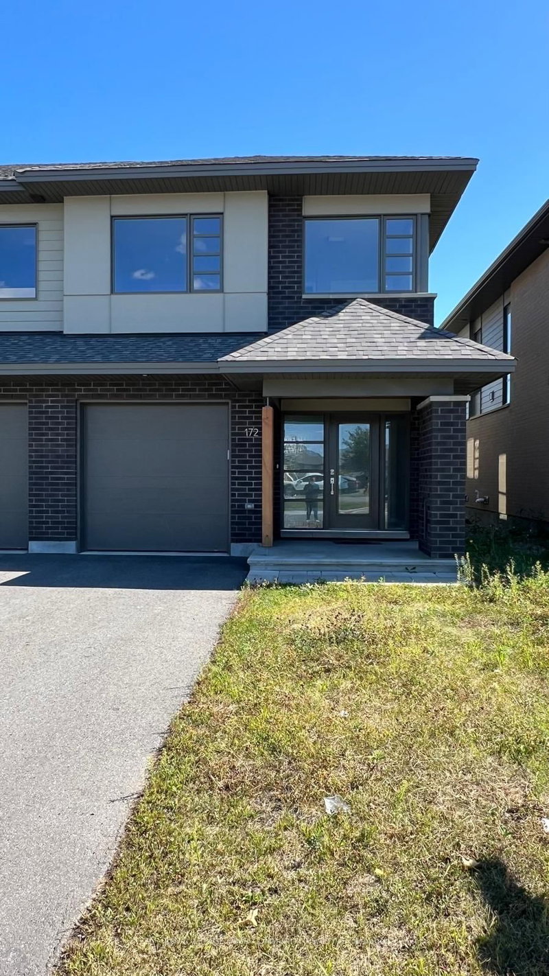 home for lease on 172 Shuttleworth Drive