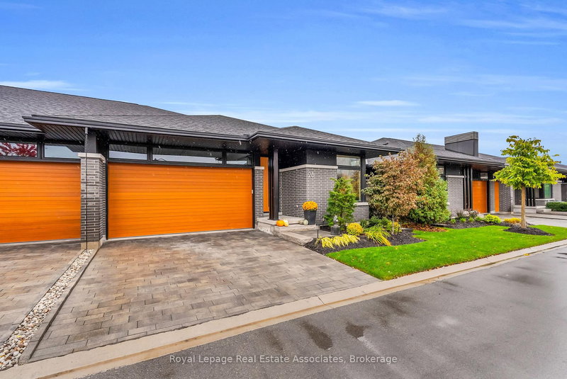 8 - 28 Juniper Tr, Welland, L3C 0H5 | Image 3