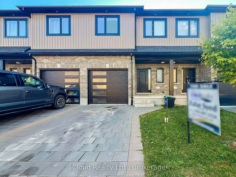 home for lease on 44-811 Sarnia Road