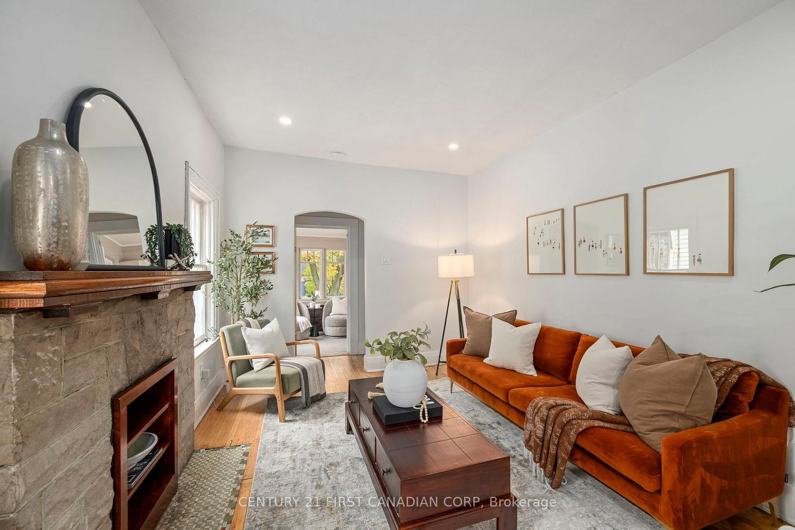 Listing Image 3