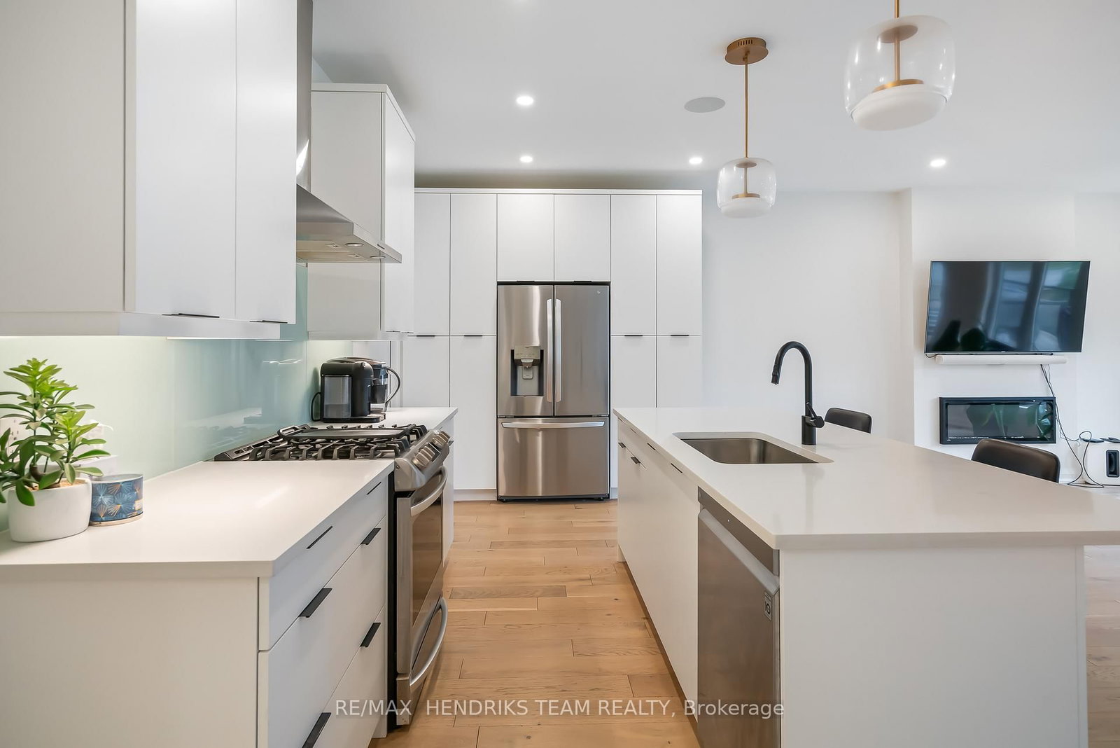 8974 Willoughby Drive, Unit 36 - Photo 11