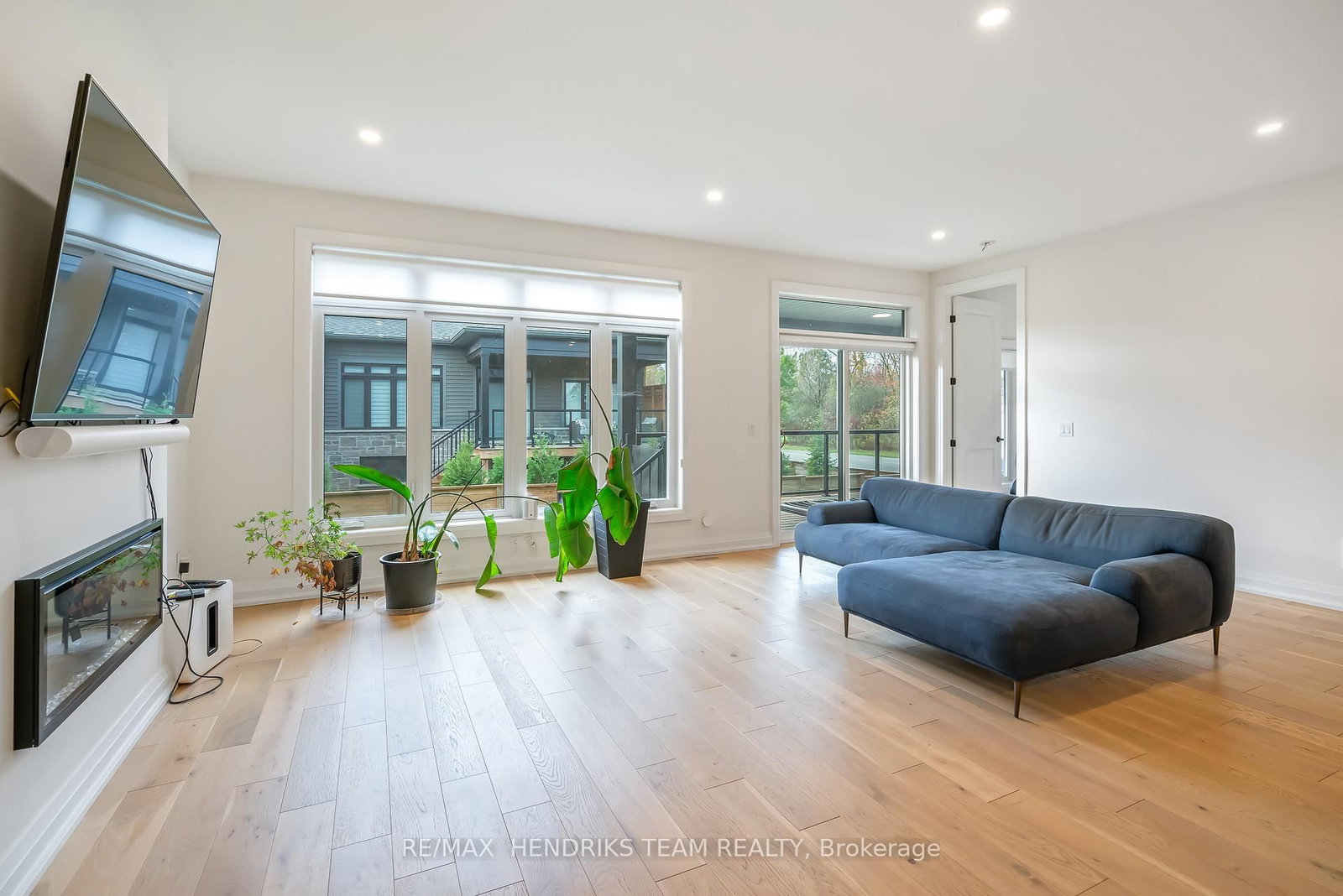 8974 Willoughby Drive, Unit 36 - Photo 14