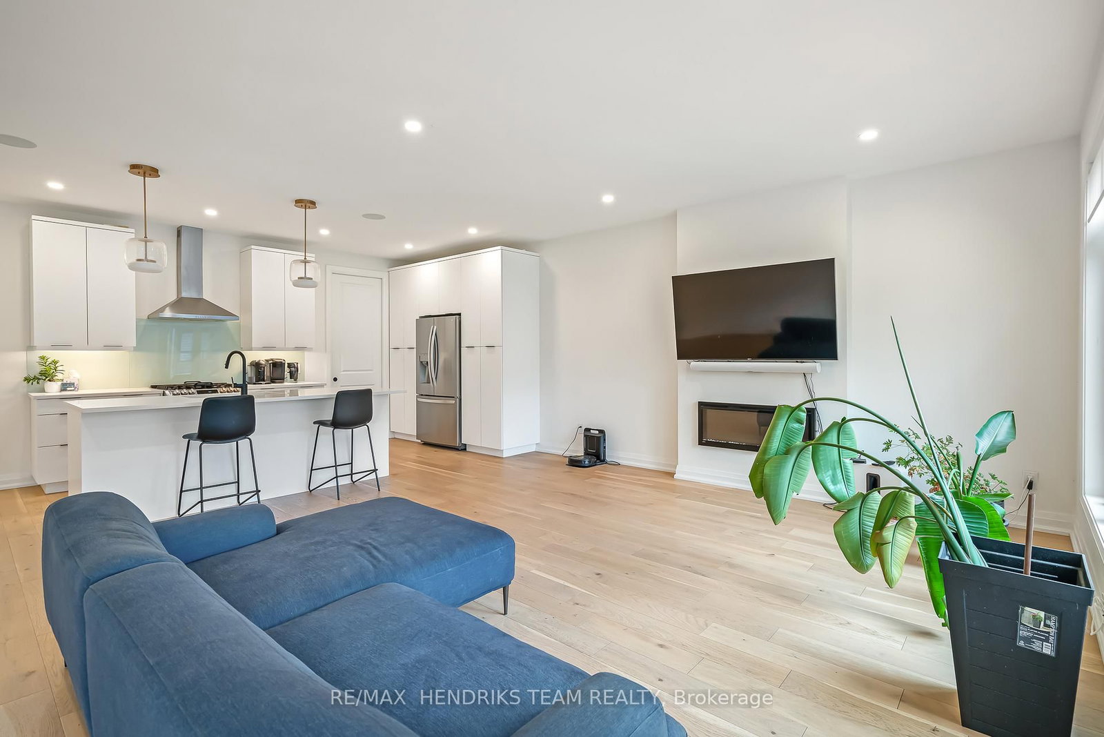 8974 Willoughby Drive, Unit 36 - Photo 15