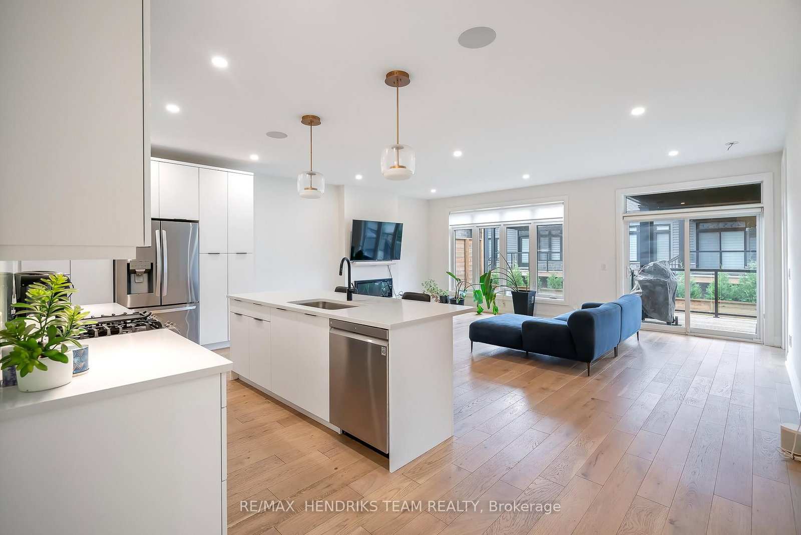 8974 Willoughby Drive, Unit 36 - Photo 8