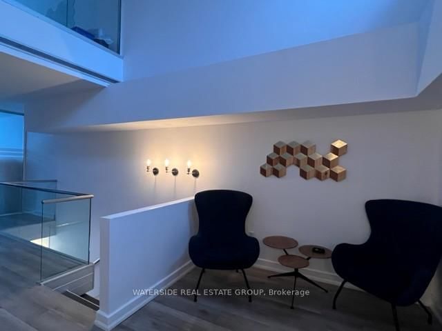 57 John Street S, Unit 2 - Photo 2