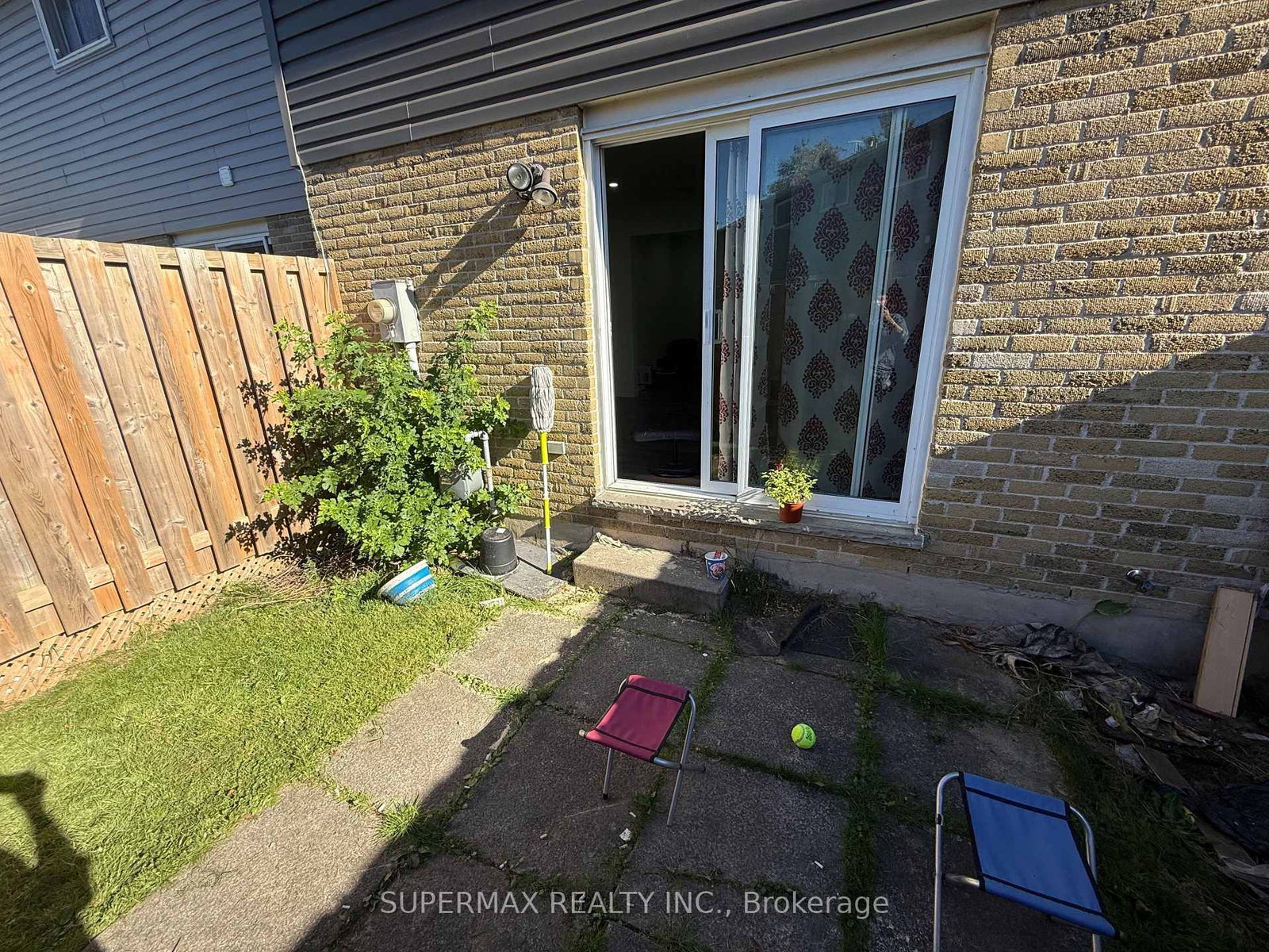 Townhouse for sale at 15-470 Second Street, London East, Ontario, N5V 3X3 - East H - MLS: X12482686