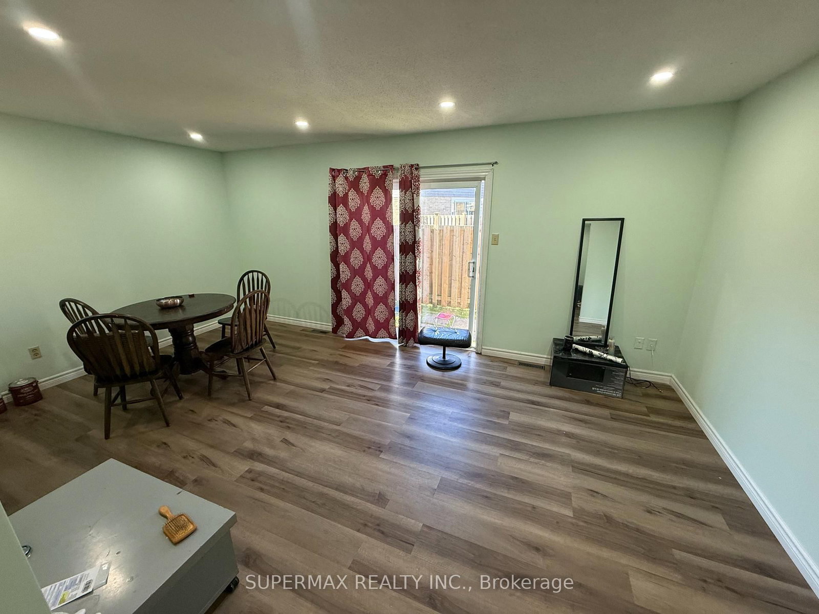 Townhouse for sale at 15-470 Second Street, London East, Ontario, N5V 3X3 - East H - MLS: X12482686