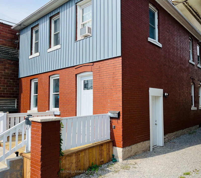 14 Albert St, Welland, L3B 4L2 | Image 2