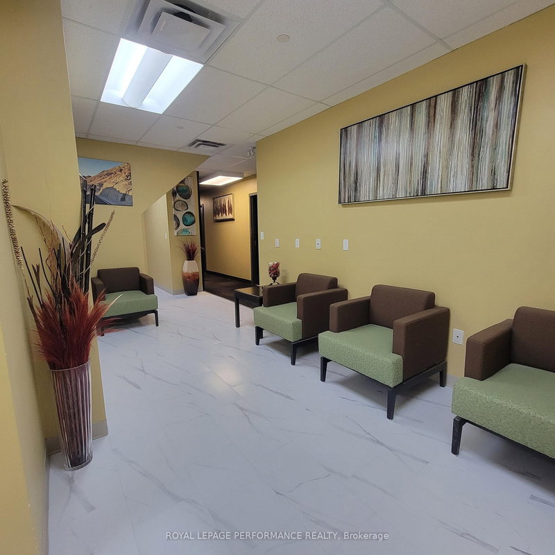 200C - 4275 Innes Rd, Ottawa, K1C 1T1 | Image 2