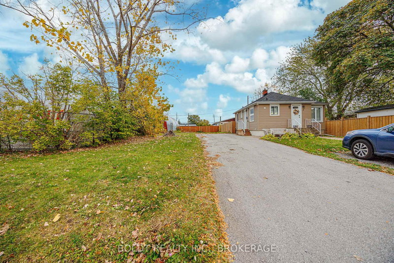 2 Ashford Pl, St. Catharines, L2P 2E9 | Image 2