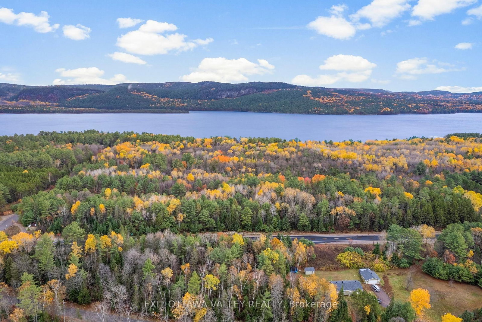Part 5 Red Deer Avenue • Deep River, ON photo 3