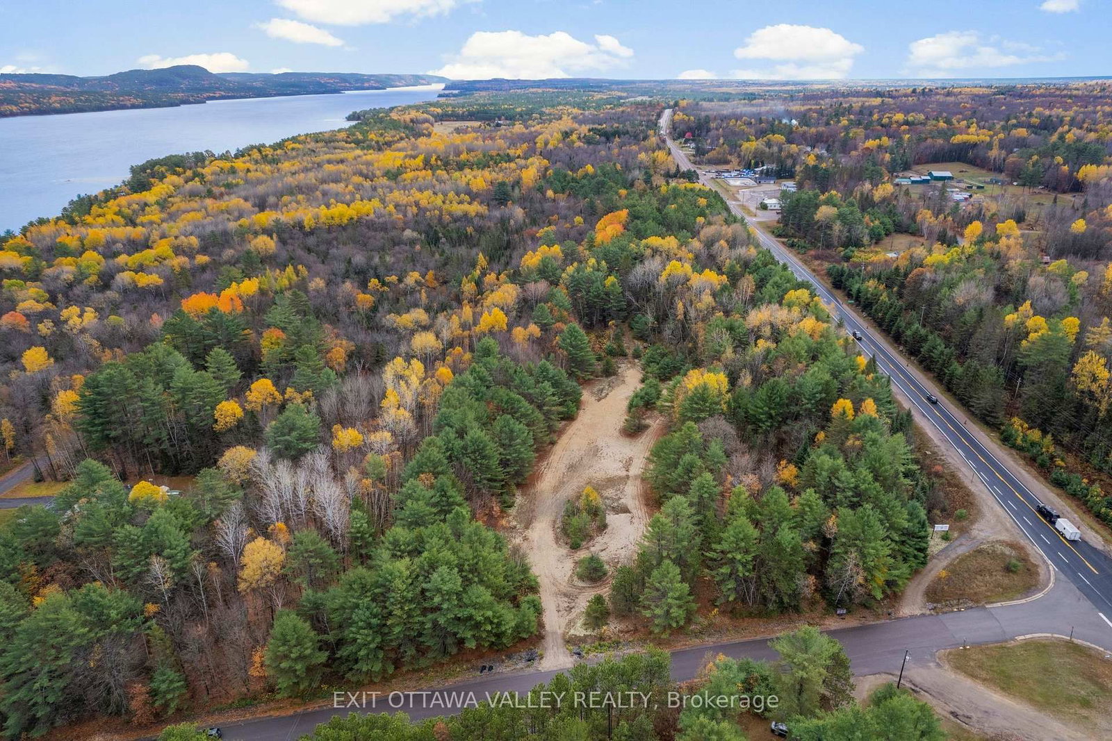 Part 5 Red Deer Avenue • Deep River, ON photo 4