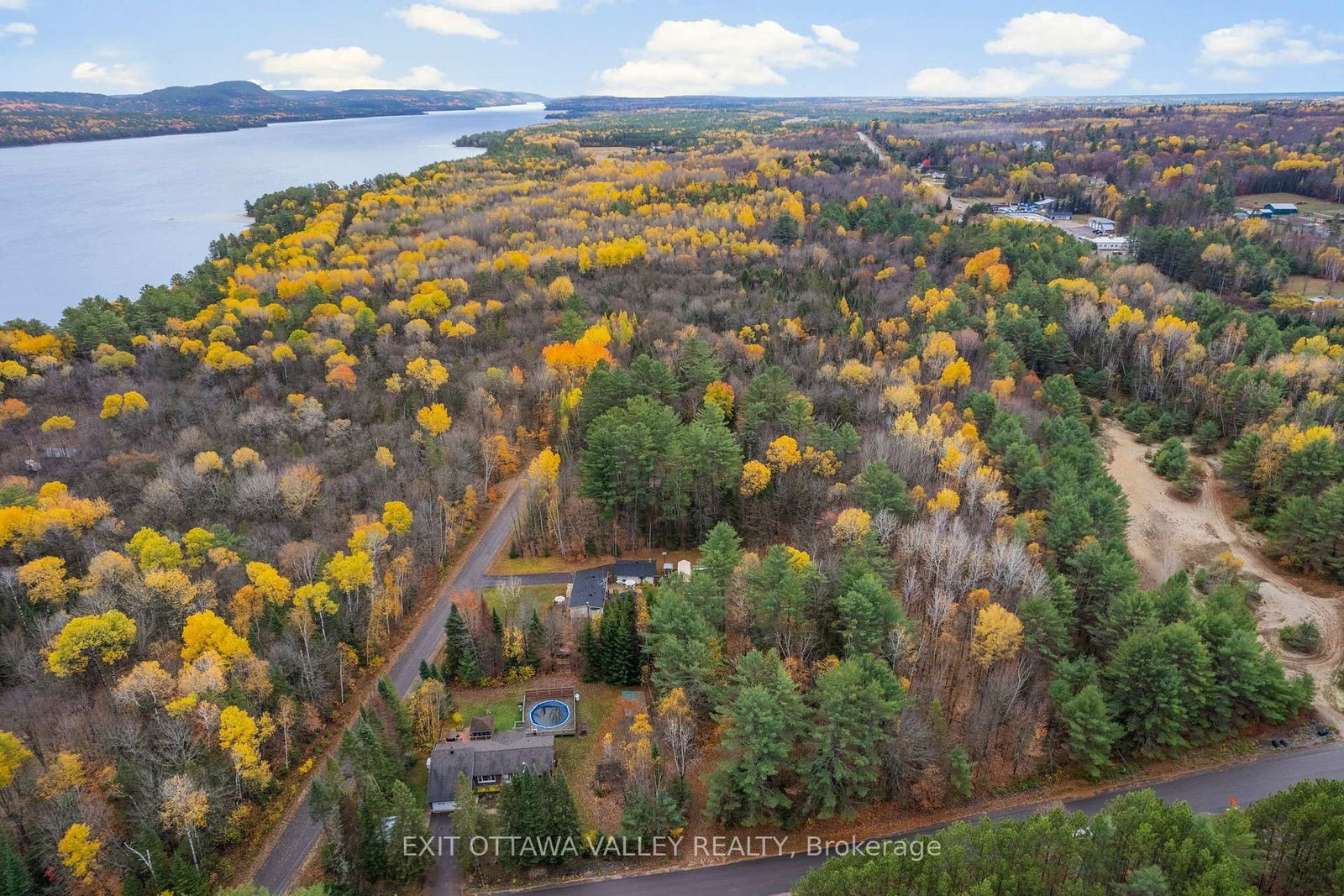 Part 5 Red Deer Avenue • Deep River, ON photo 5