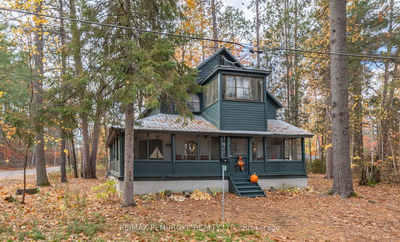 127 Alexandra St, Petawawa, K8H 2R2 | Image 2