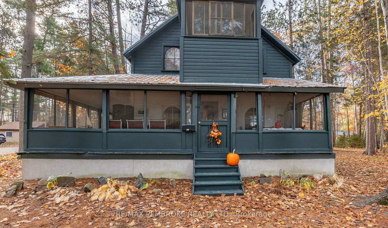 127 Alexandra St, Petawawa, K8H 2R2 | Image 3