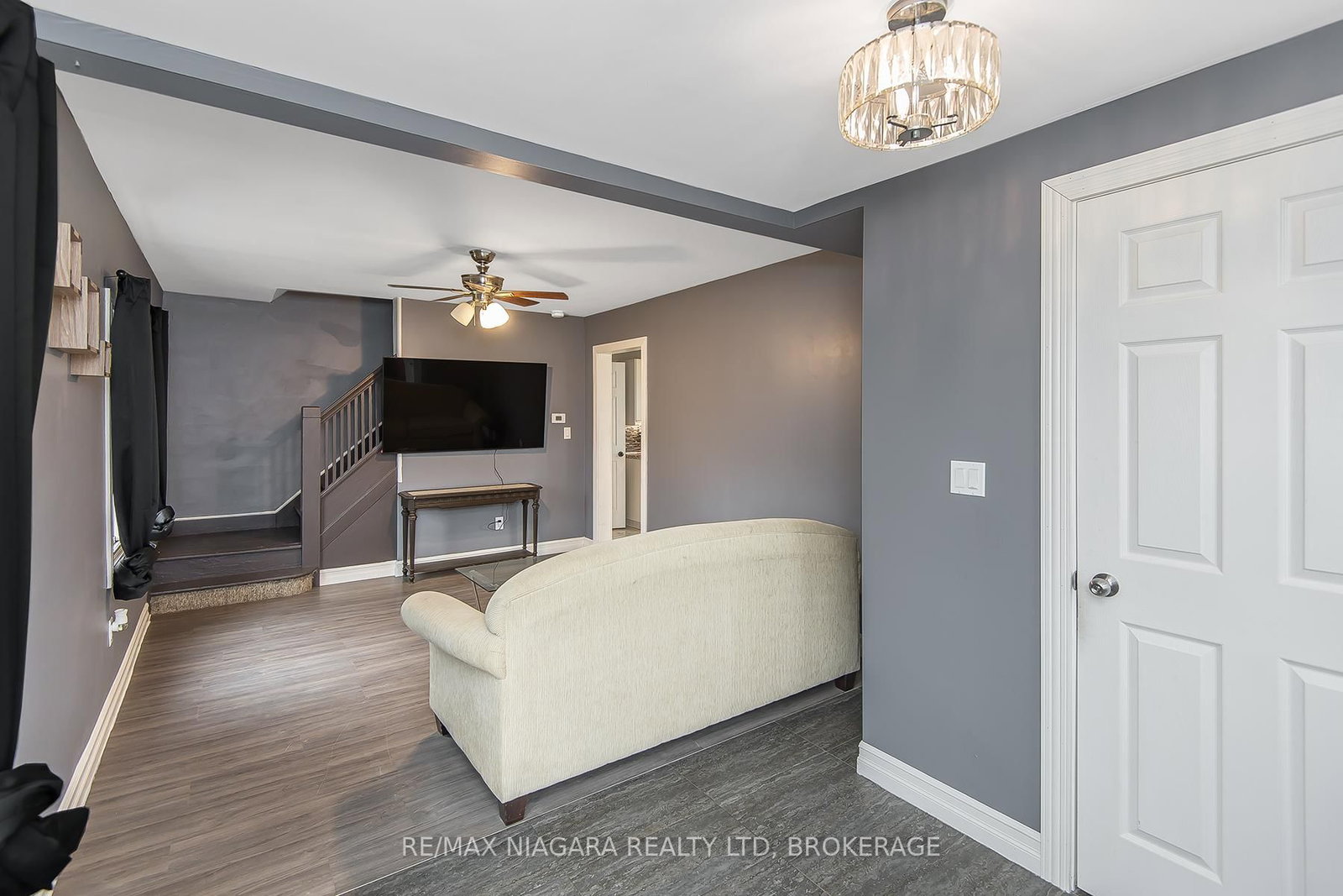 Detached House for sale at 92 HODGKINS Avenue, Thorold, Ontario, L2V 1M1 - Rolling Meadows - MLS: X12484532