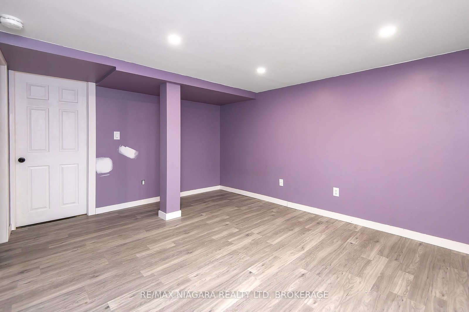 Detached House for sale at 92 HODGKINS Avenue, Thorold, Ontario, L2V 1M1 - Rolling Meadows - MLS: X12484532