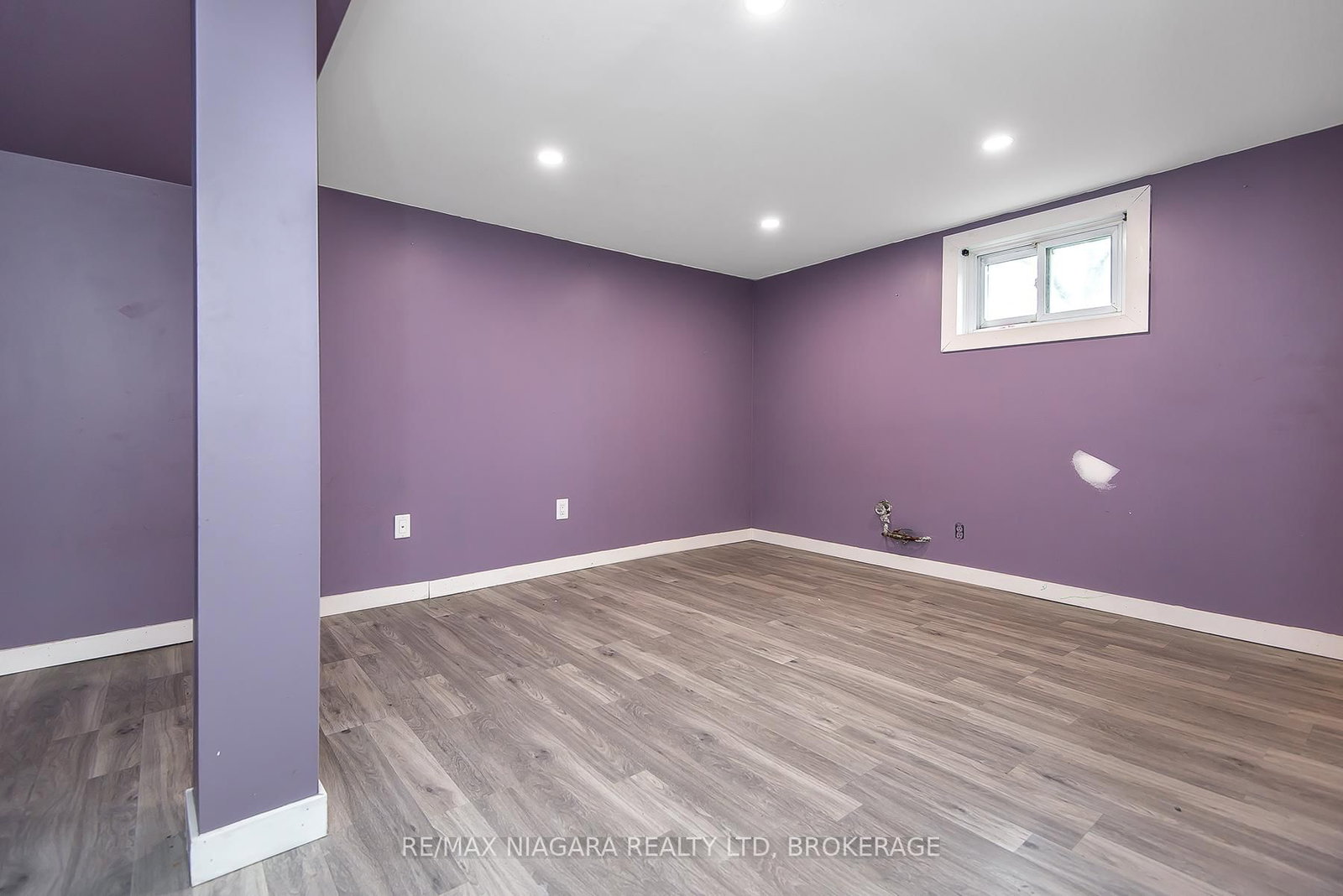 Detached House for sale at 92 HODGKINS Avenue, Thorold, Ontario, L2V 1M1 - Rolling Meadows - MLS: X12484532