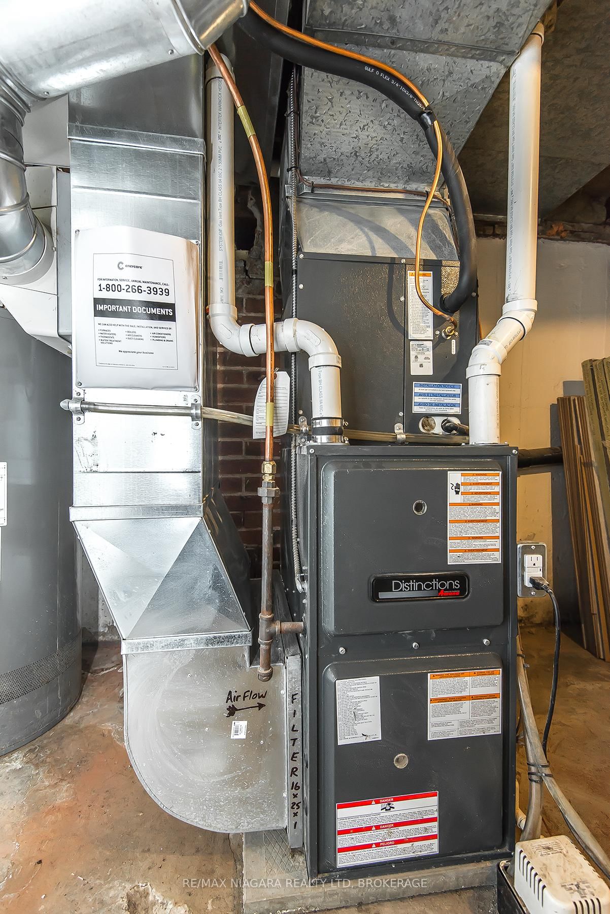 Detached House for sale at 92 HODGKINS Avenue, Thorold, Ontario, L2V 1M1 - Rolling Meadows - MLS: X12484532