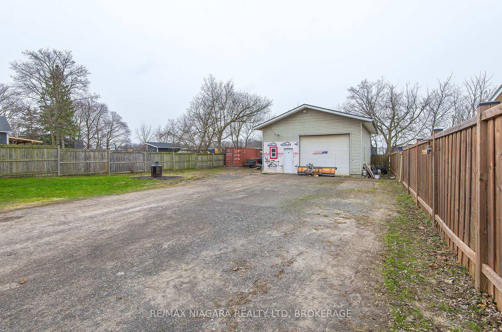 Detached House for sale at 92 HODGKINS Avenue, Thorold, Ontario, L2V 1M1 - Rolling Meadows - MLS: X12484532