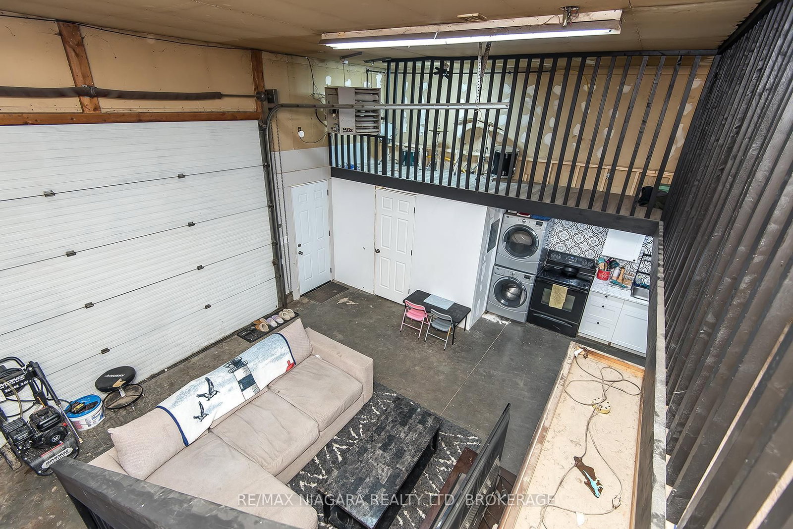 Detached House for sale at 92 HODGKINS Avenue, Thorold, Ontario, L2V 1M1 - Rolling Meadows - MLS: X12484532