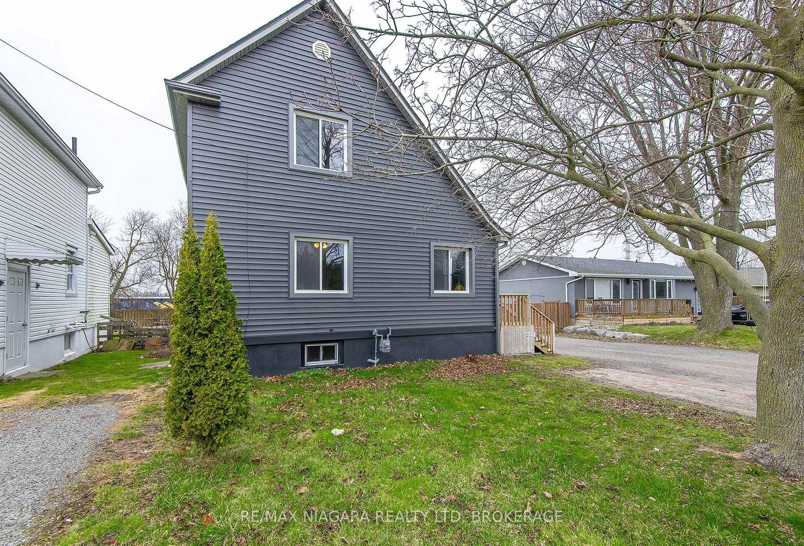 Detached House for sale at 92 HODGKINS Avenue, Thorold, Ontario, L2V 1M1 - Rolling Meadows - MLS: X12484532