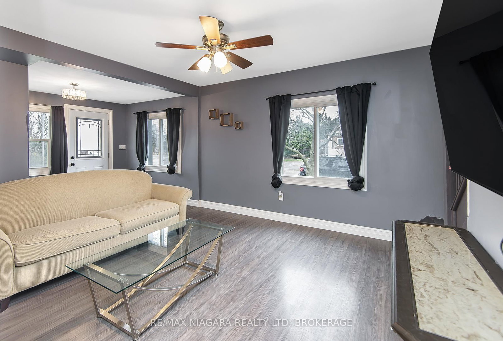 Detached House for sale at 92 HODGKINS Avenue, Thorold, Ontario, L2V 1M1 - Rolling Meadows - MLS: X12484532