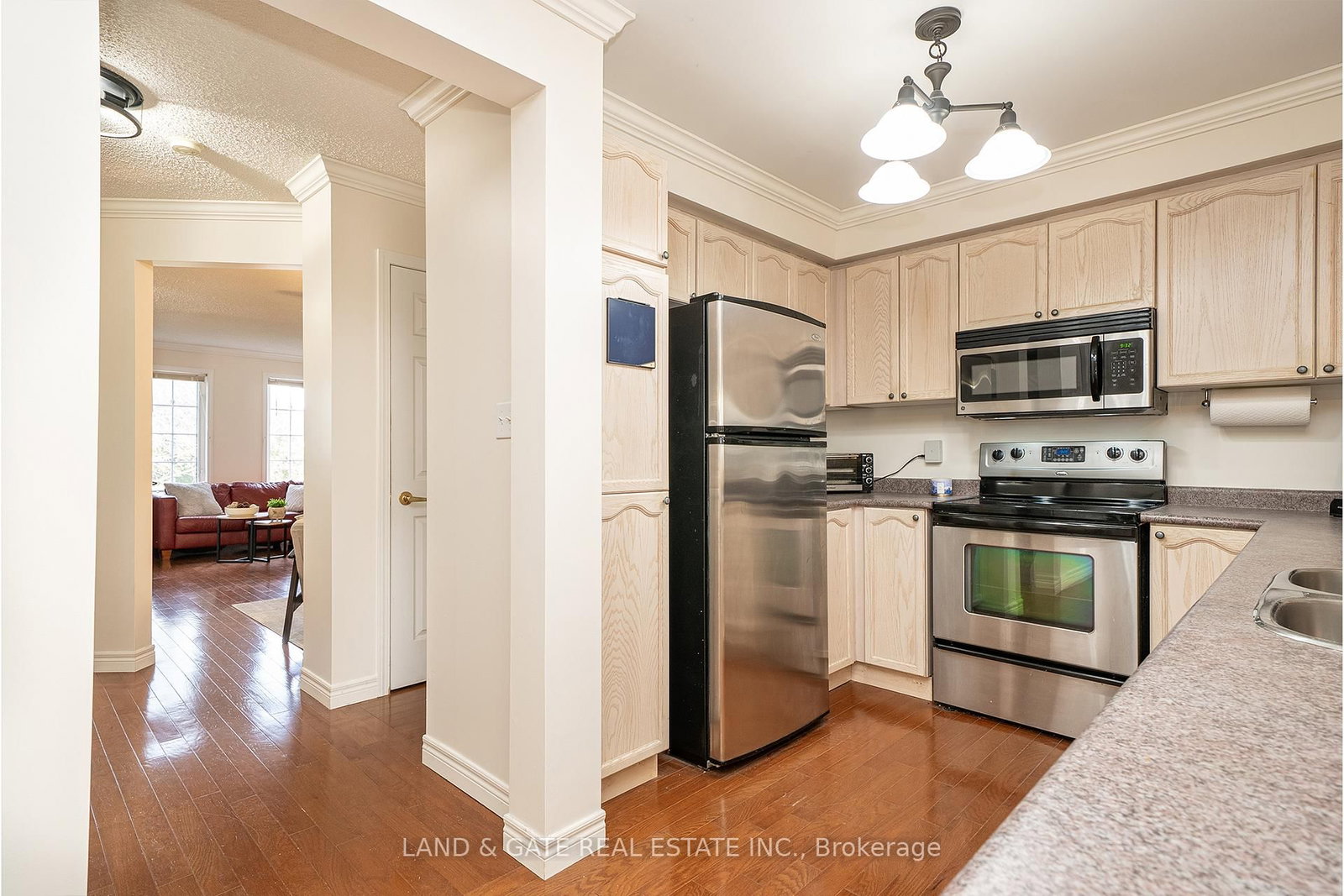 Listing Image 7