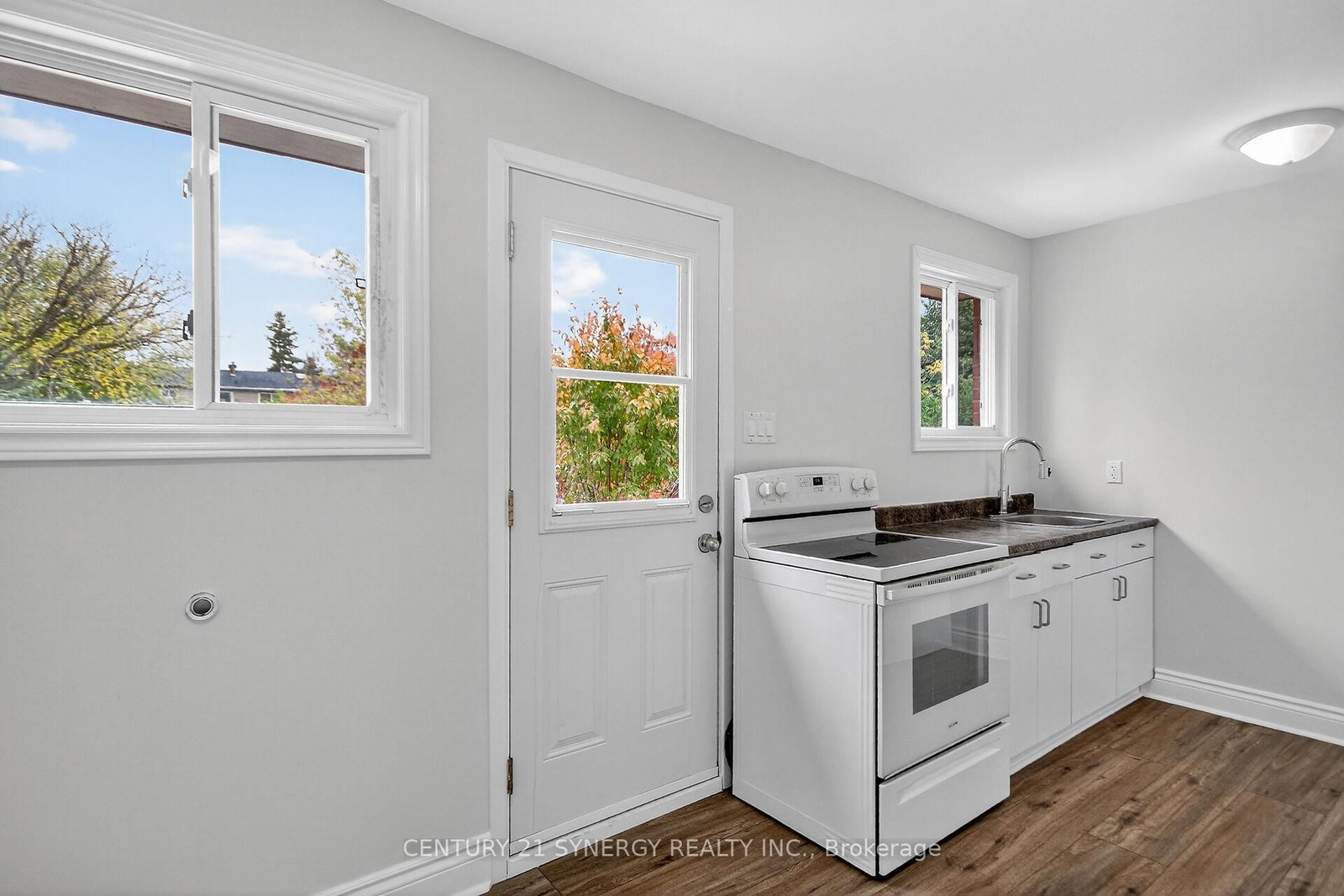 928 Meadowlands Drive - Photo 6