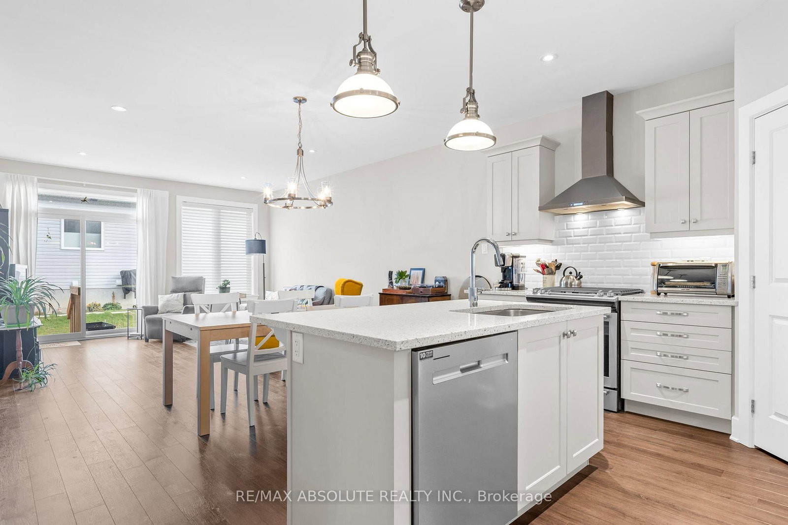 Listing Image 13