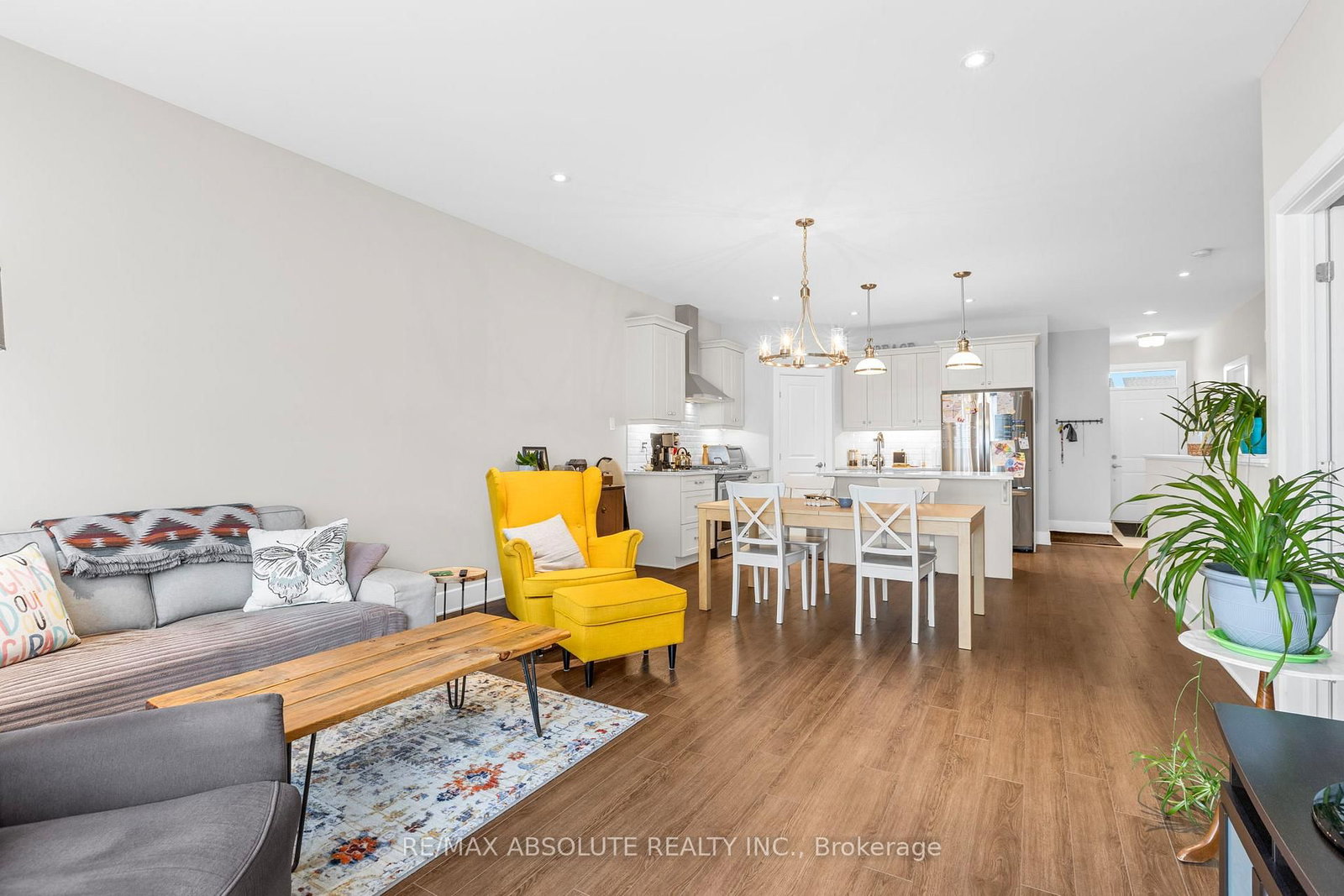 Listing Image 15